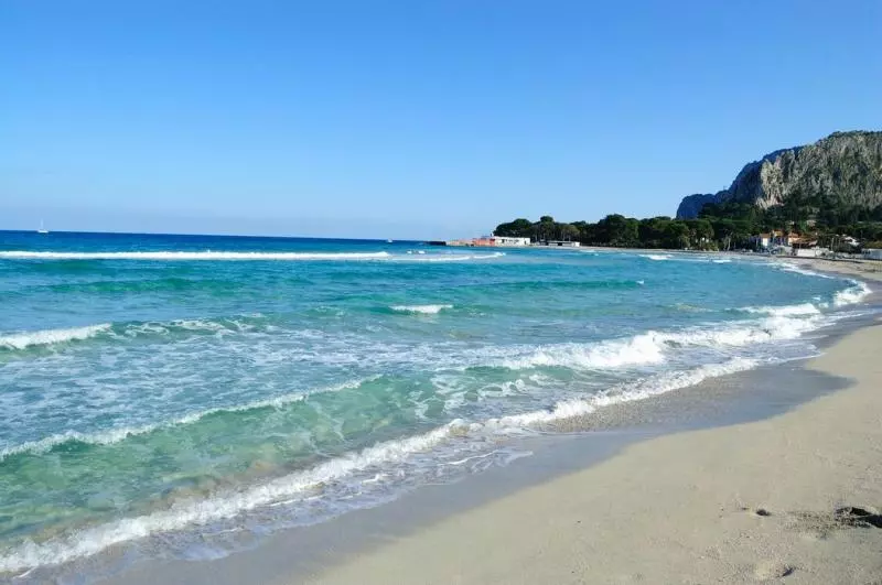 Mondello (c) Dmitriy Zuev